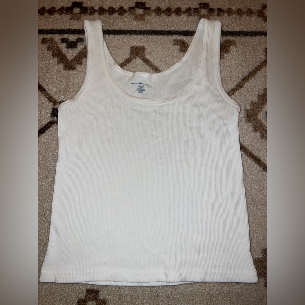 white brandy melville tank